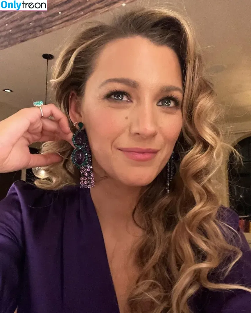 Blake Lively nude photo #0004 (blakelively)