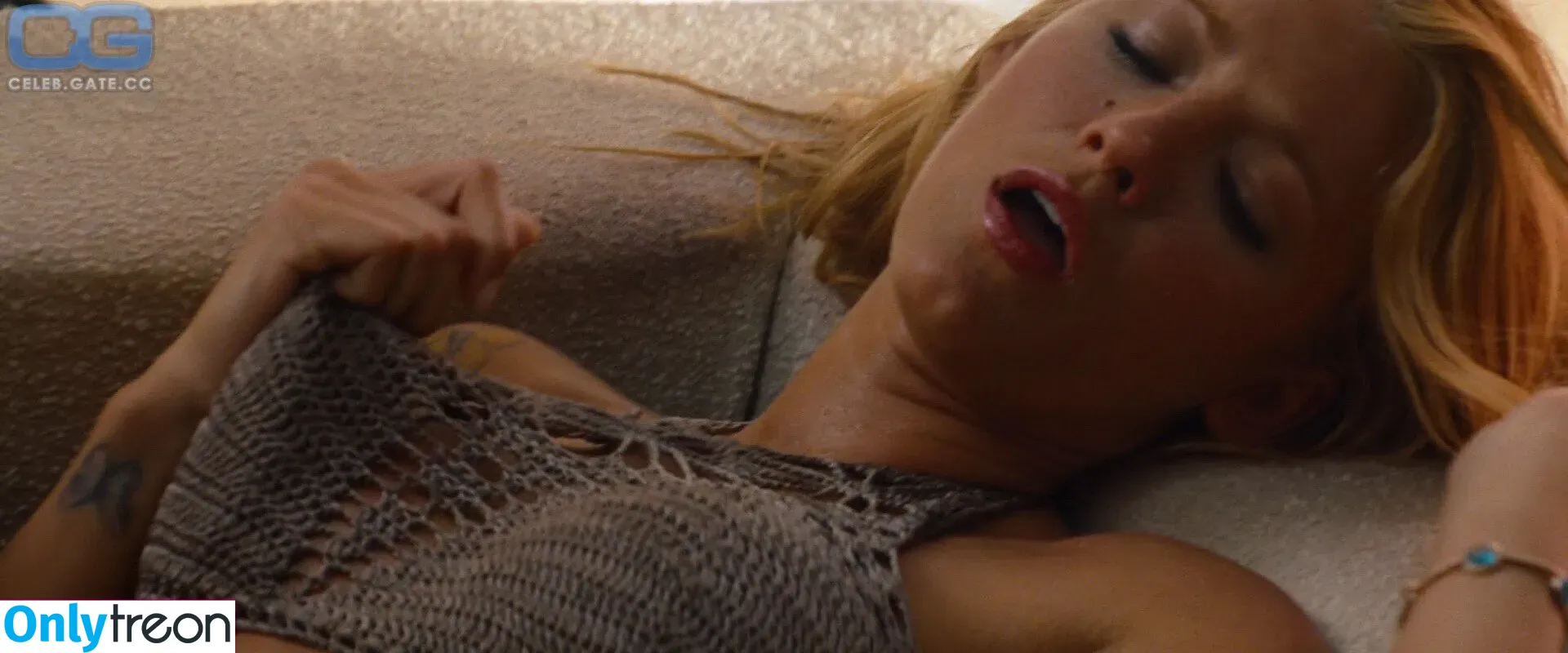 Blake Lively nude photo #0011 (blakelively)
