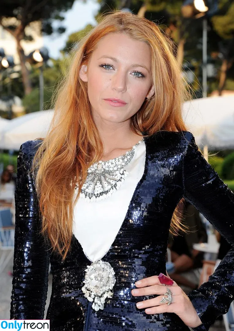 Blake Lively nude photo #0124 (blakelively)