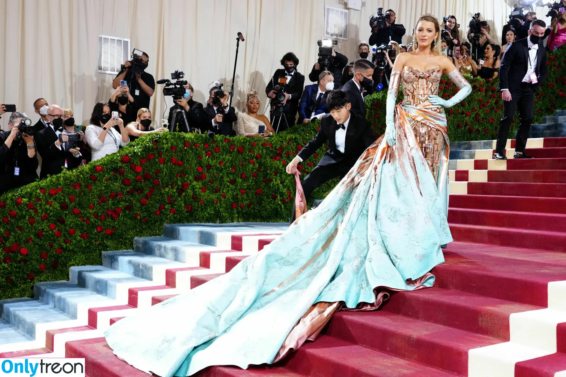 Blake Lively nude photo #0164 (blakelively)