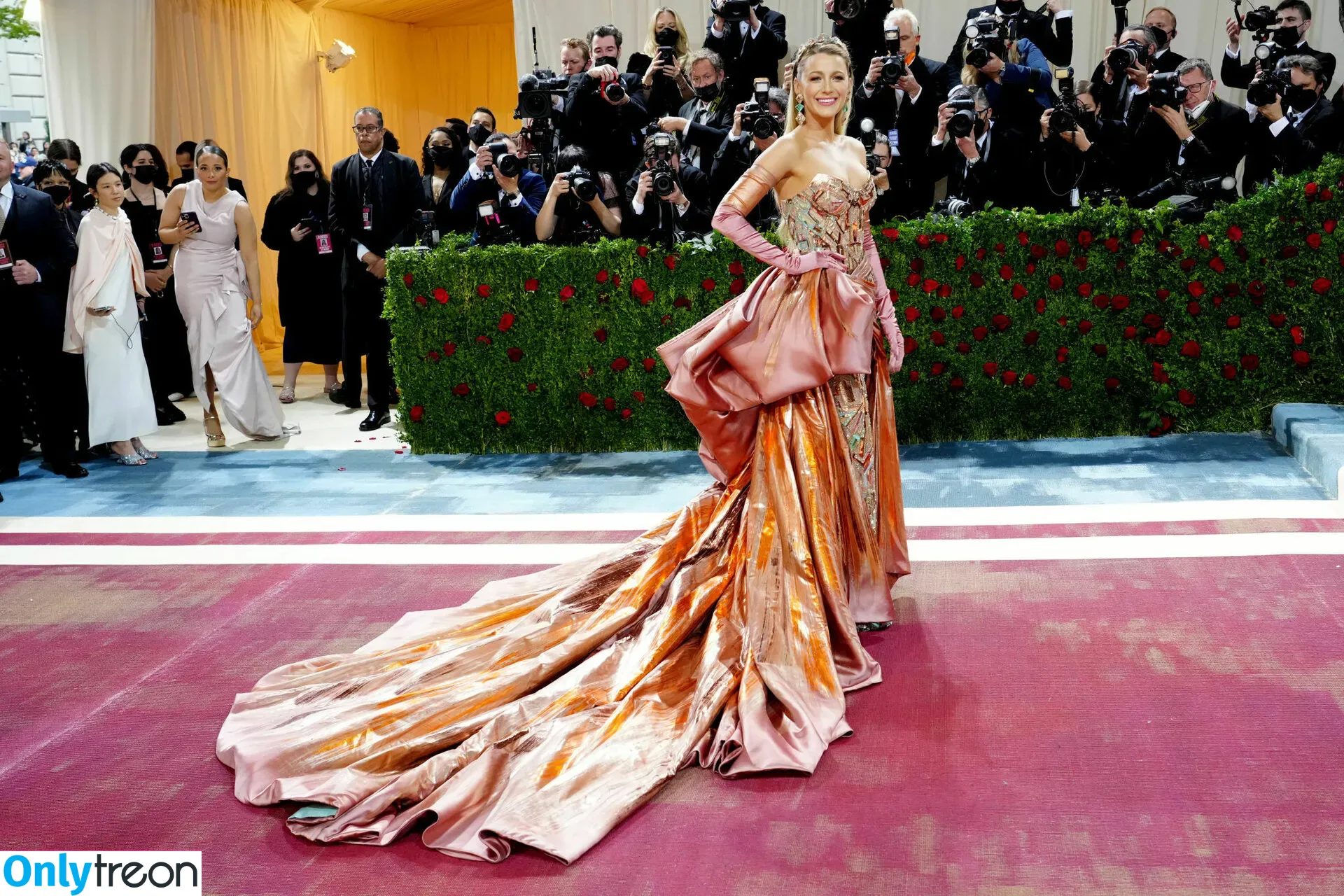 Blake Lively nude photo #0170 (blakelively)