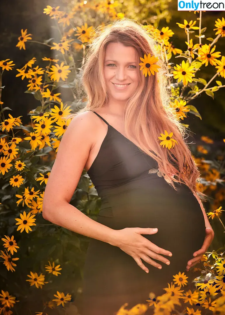 Blake Lively nude photo #0180 (blakelively)