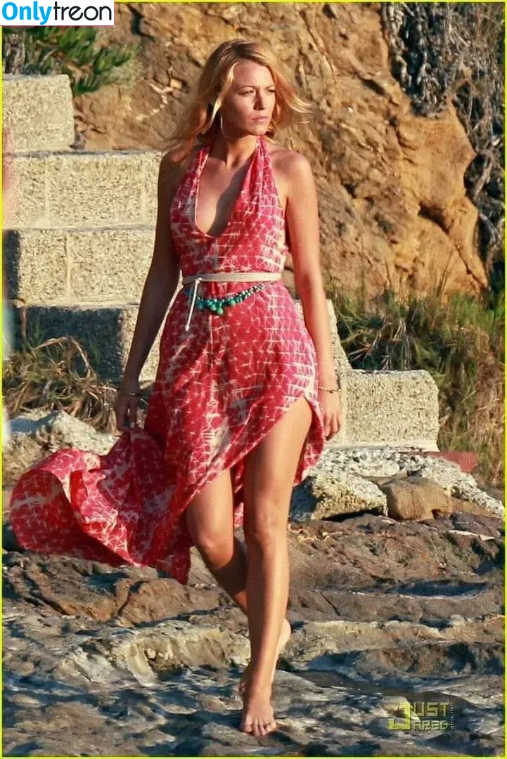 Blake Lively nude photo #0205 (blakelively)