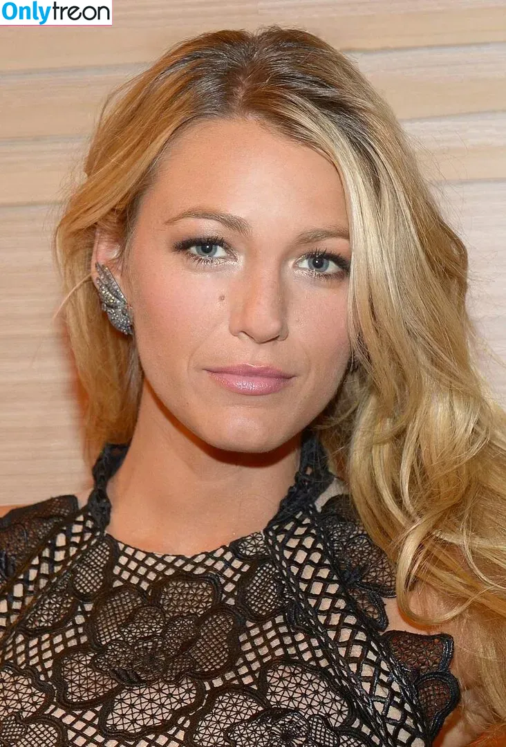 Blake Lively nude photo #0209 (blakelively)