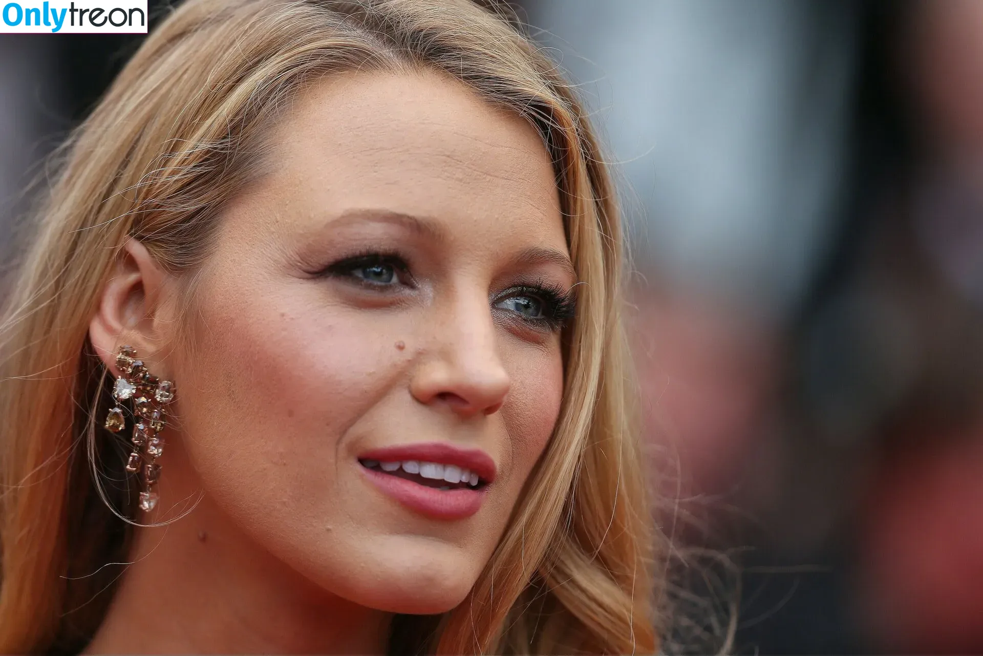 Blake Lively nude photo #0229 (blakelively)