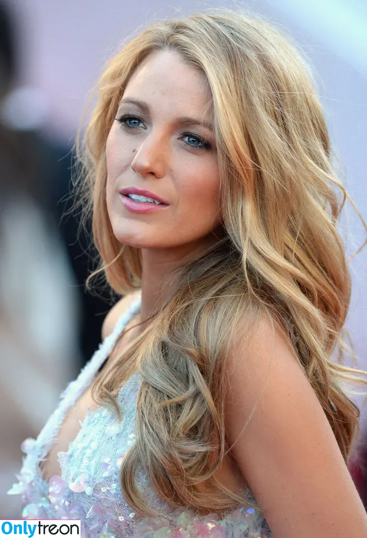 Blake Lively nude photo #0232 (blakelively)