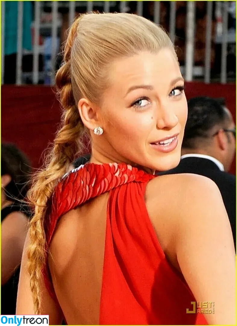 Blake Lively nude photo #0241 (blakelively)