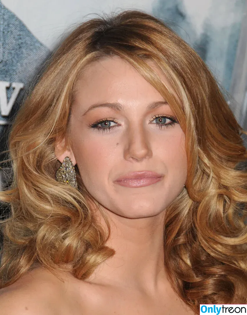 Blake Lively nude photo #0326 (blakelively)