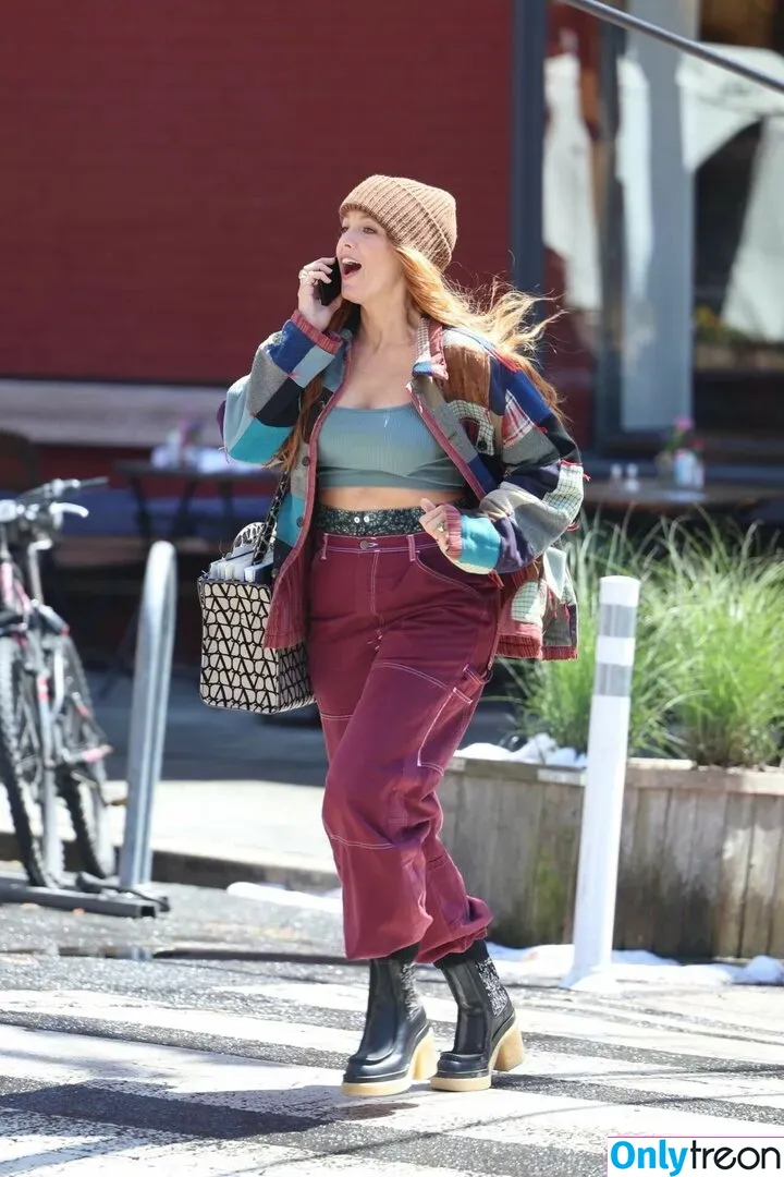 Blake Lively nude photo #0399 (blakelively)