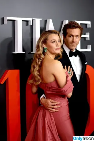 Blake Lively / blakelively nude photo #1246