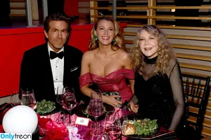 Blake Lively / blakelively nude photo #1310