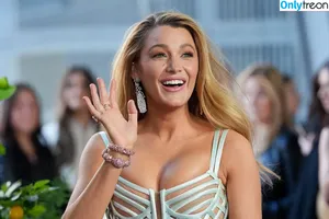 Blake Lively / blakelively nude photo #1340