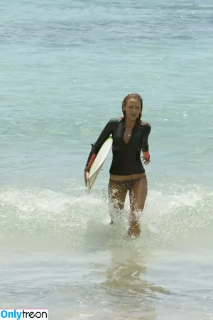 Blake Lively / blakelively nude photo #1477