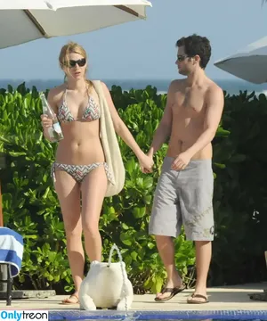 Blake Lively / blakelively nude photo #1498