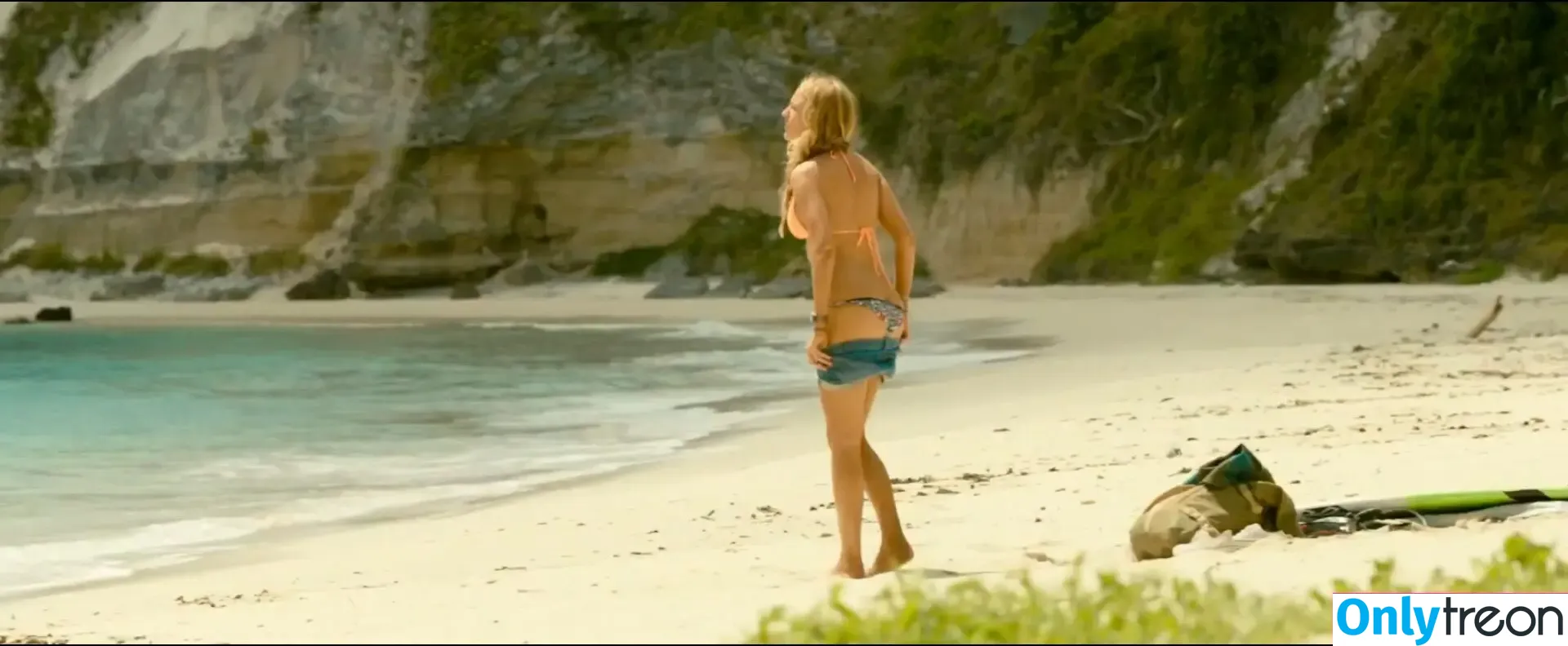Blake Lively nude photo #1480 (blakelively)