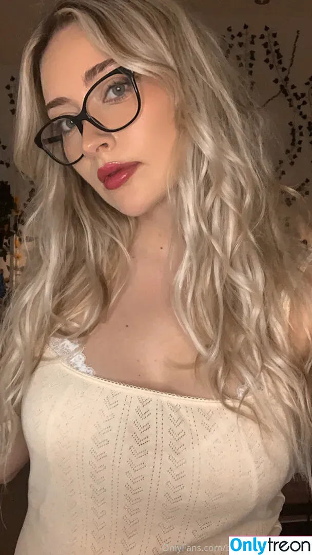 blissfulwhisperasmr nude photo #0104 (blissfulasmryt)