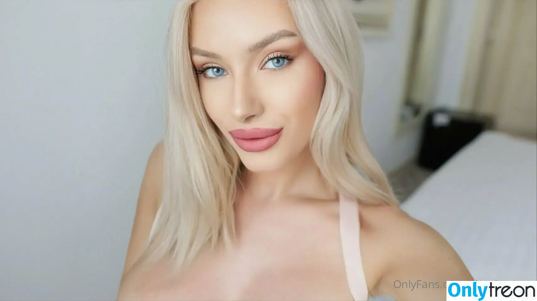 blonde_anna nude photo #0098 (blonde_anna.14)
