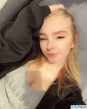  nude photo #0002