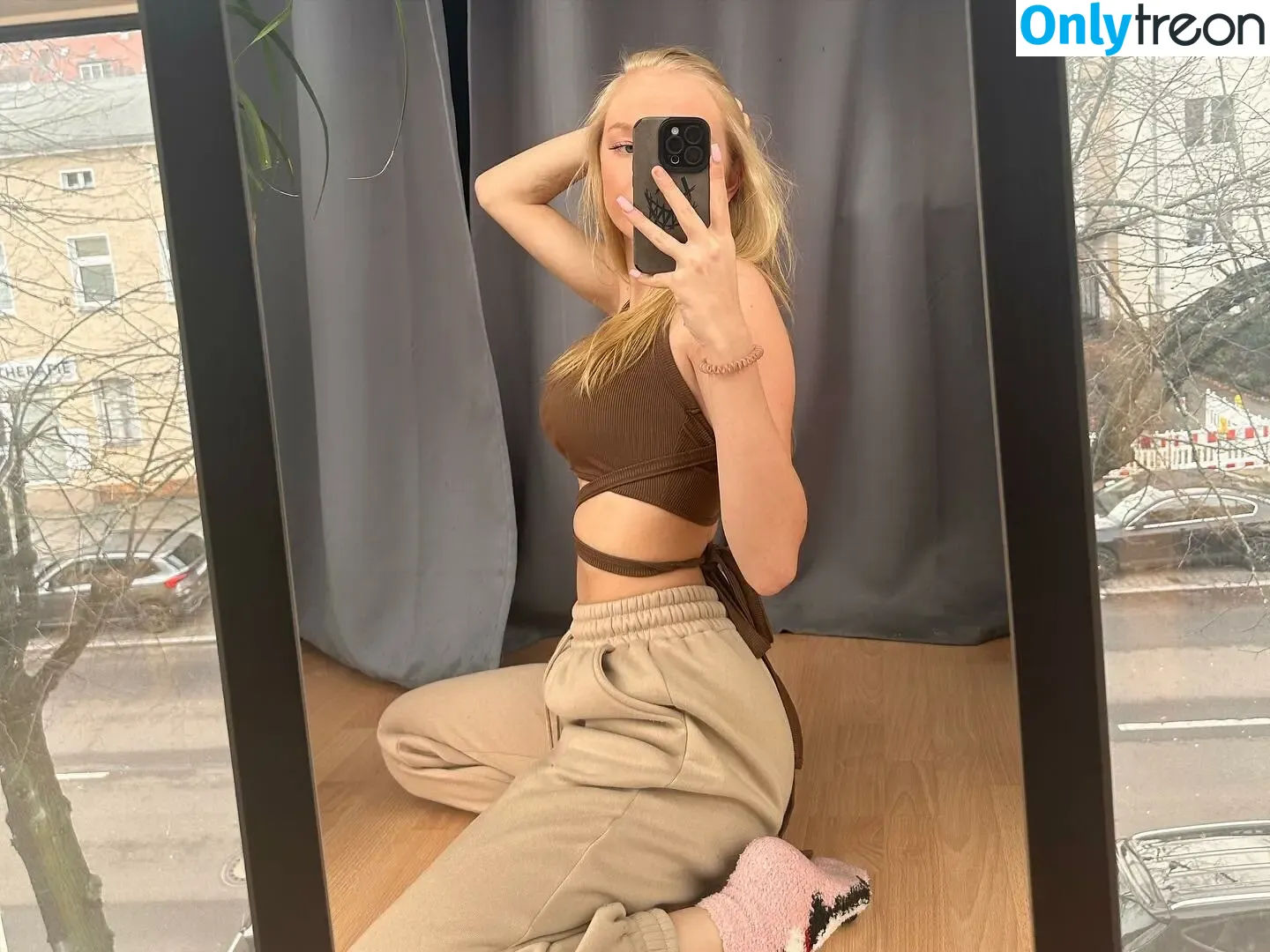 blonde_vivi nude photo #0053 (blonde_vivi)