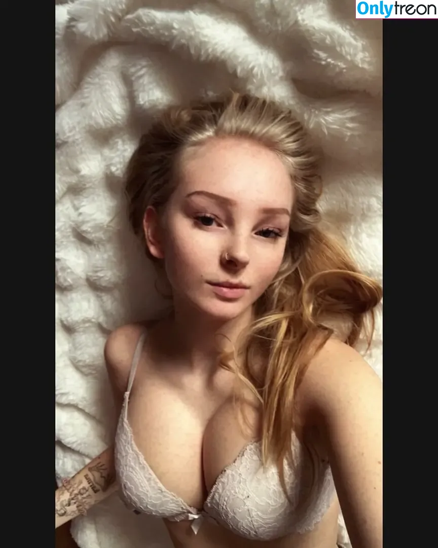 blonde_vivi nude photo #0057 (blonde_vivi)