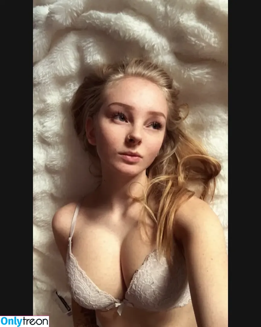 blonde_vivi nude photo #0058 (blonde_vivi)