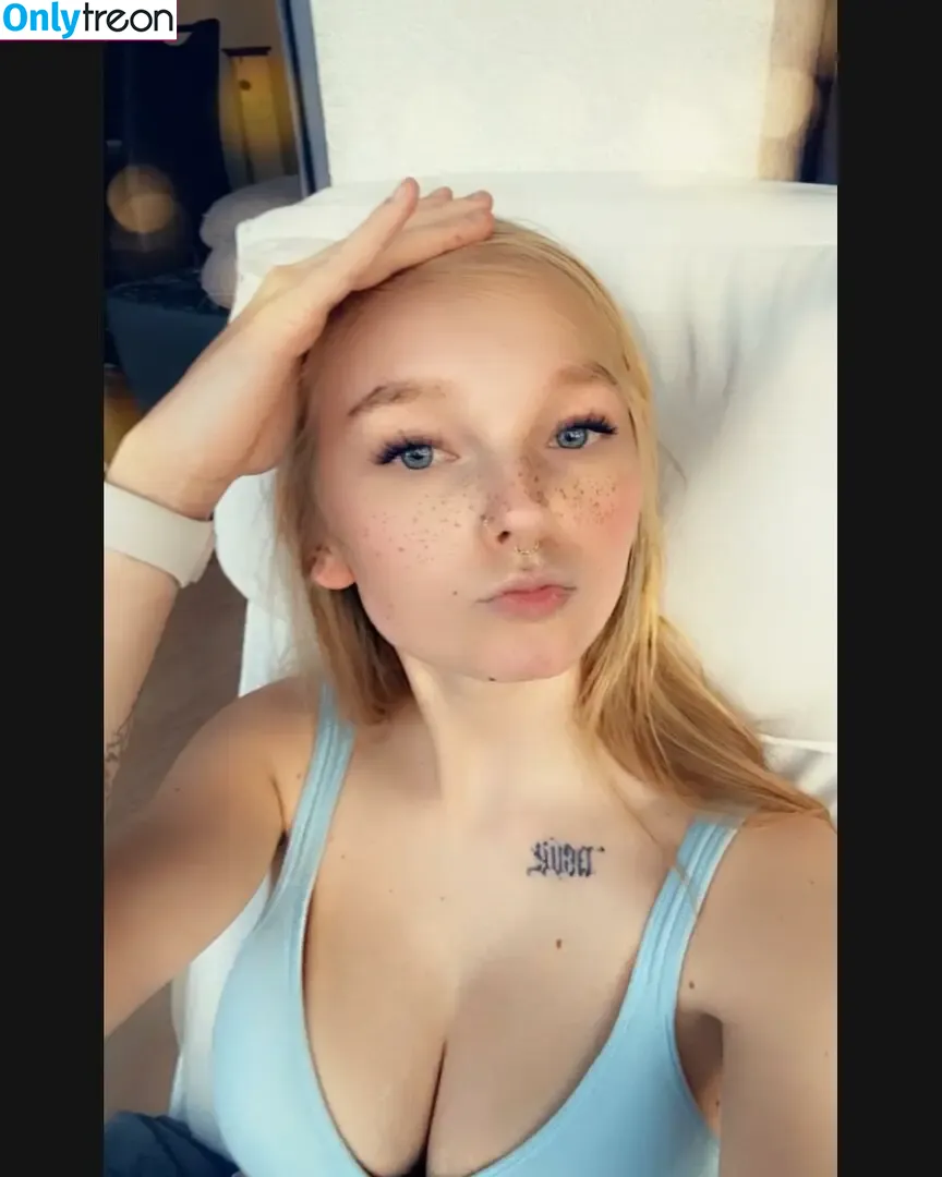 blonde_vivi nude photo #0065 (blonde_vivi)