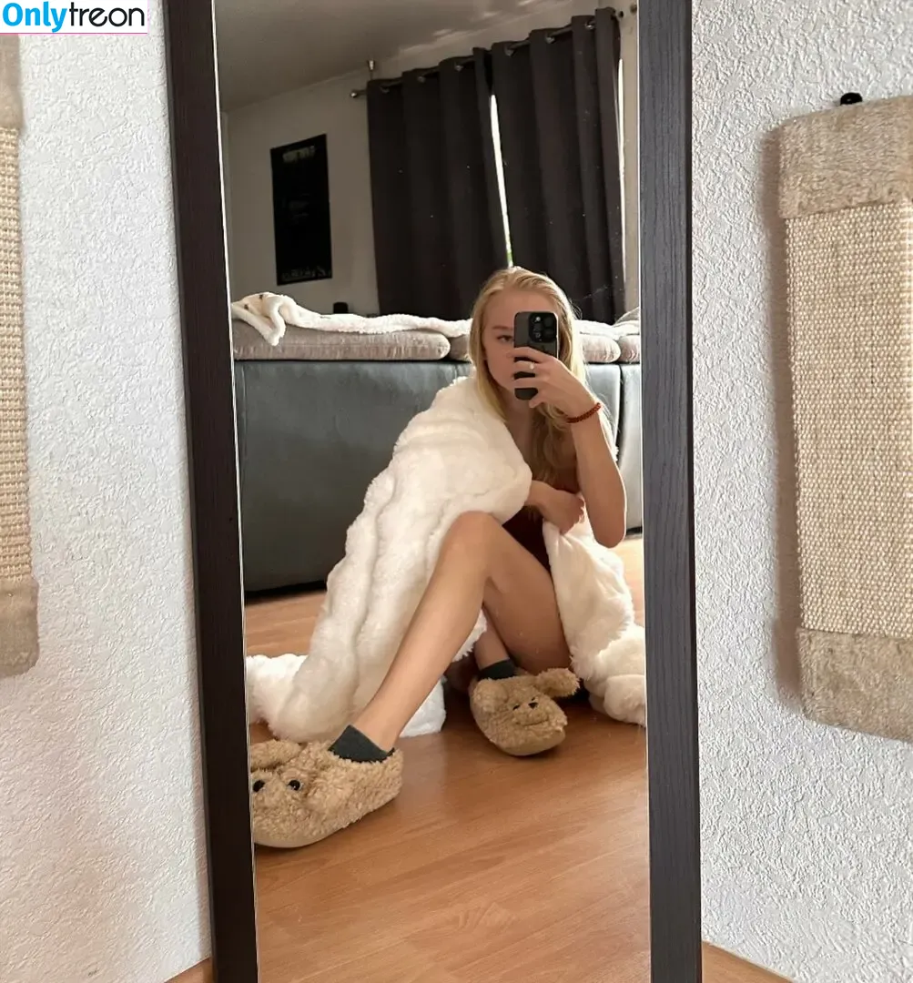 blonde_vivi nude photo #0099 (blonde_vivi)