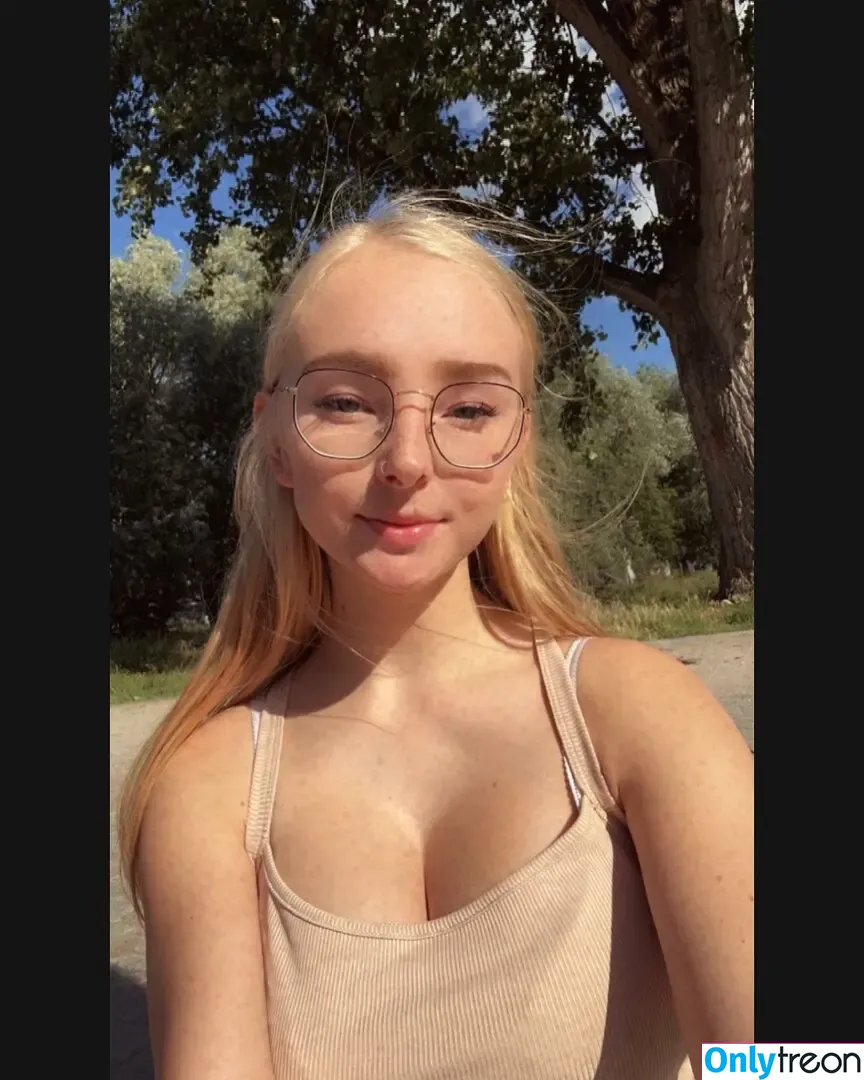 blonde_vivi nude photo #0120 (blonde_vivi)