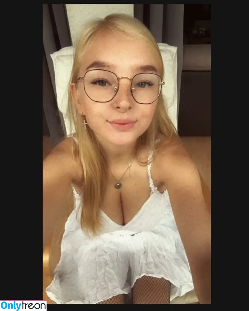 blonde_vivi nude photo #0127 (blonde_vivi)