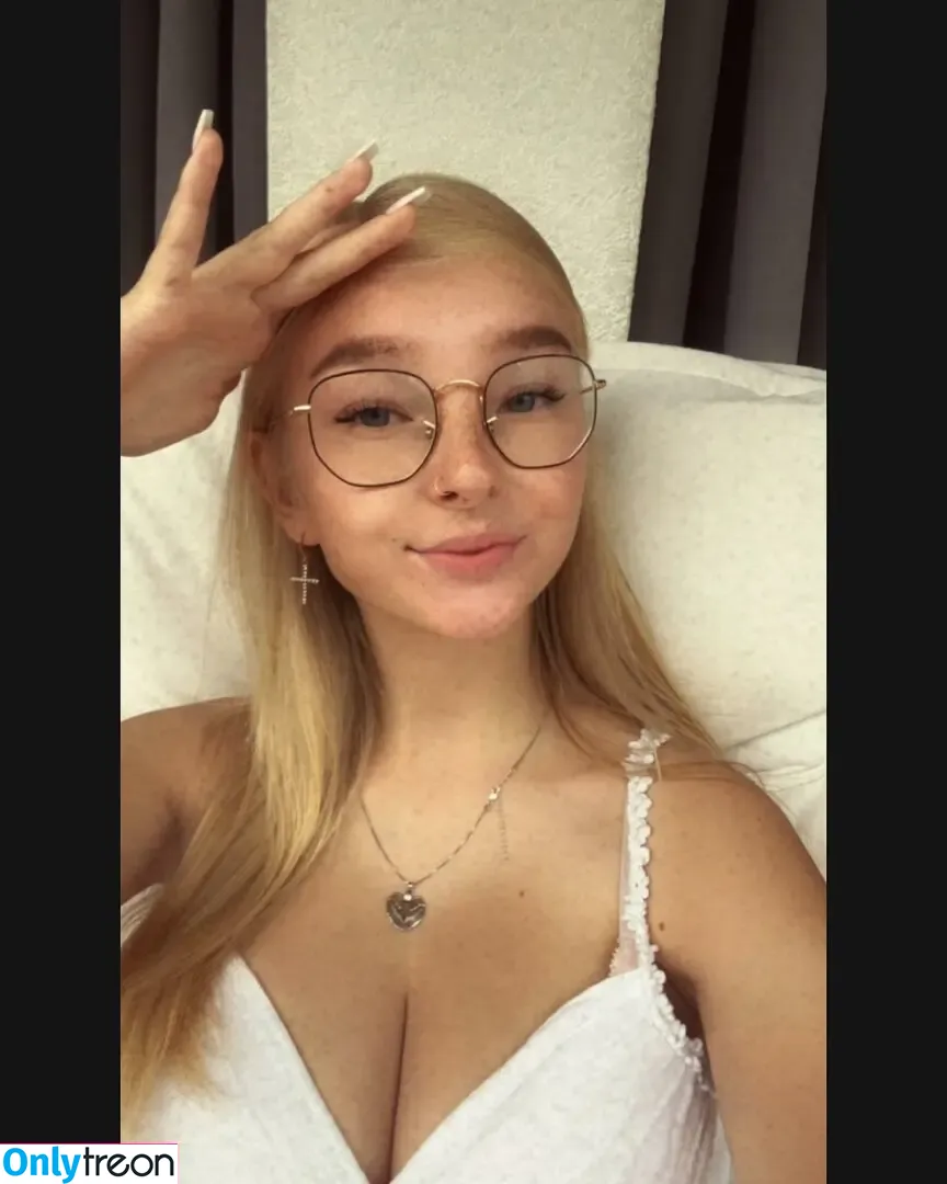 blonde_vivi nude photo #0128 (blonde_vivi)
