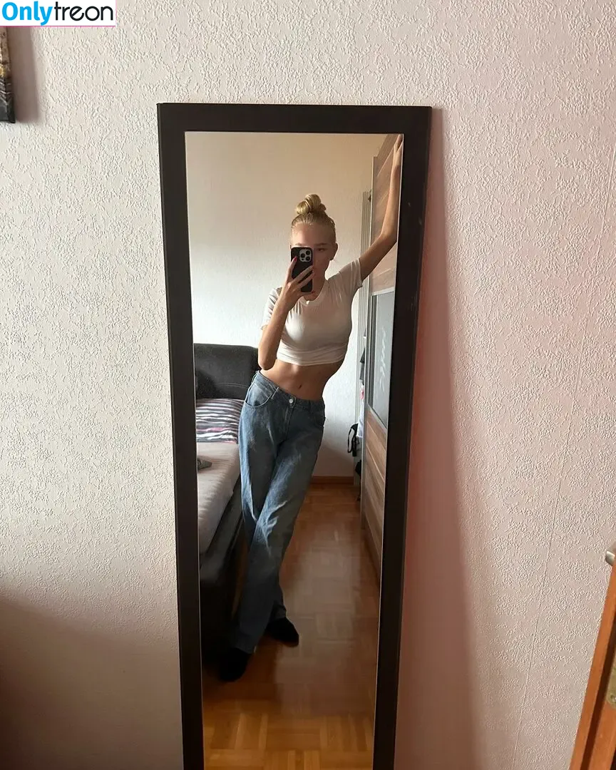 blonde_vivi nude photo #0135 (blonde_vivi)