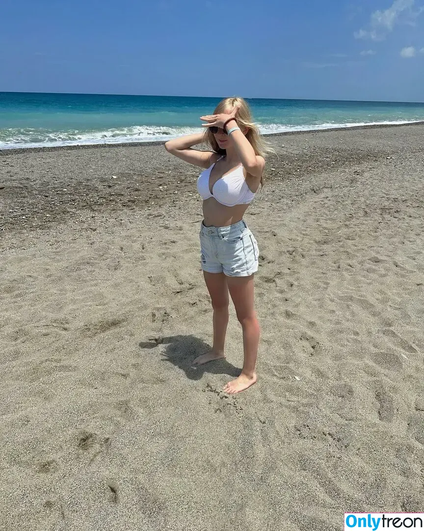 blonde_vivi nude photo #0146 (blonde_vivi)