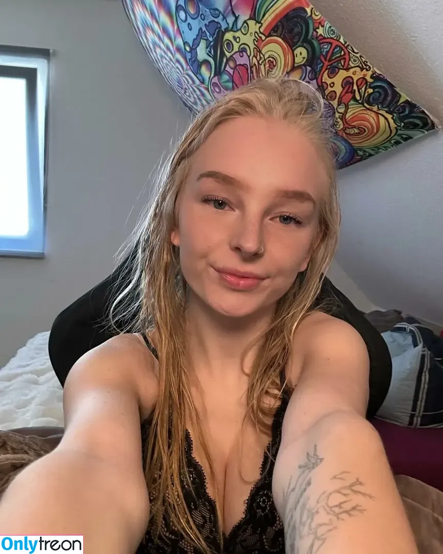 blonde_vivi nude photo #0159 (blonde_vivi)