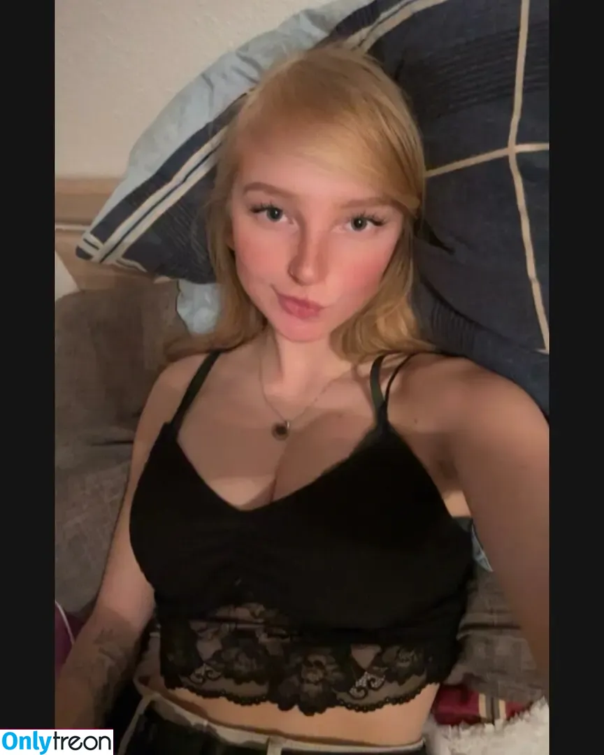 blonde_vivi nude photo #0183 (blonde_vivi)