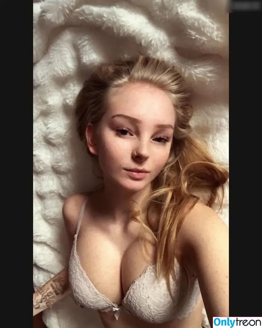 blonde_vivi nude photo #0214 (blonde_vivi)
