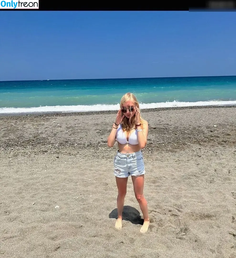 blonde_vivi nude photo #0217 (blonde_vivi)