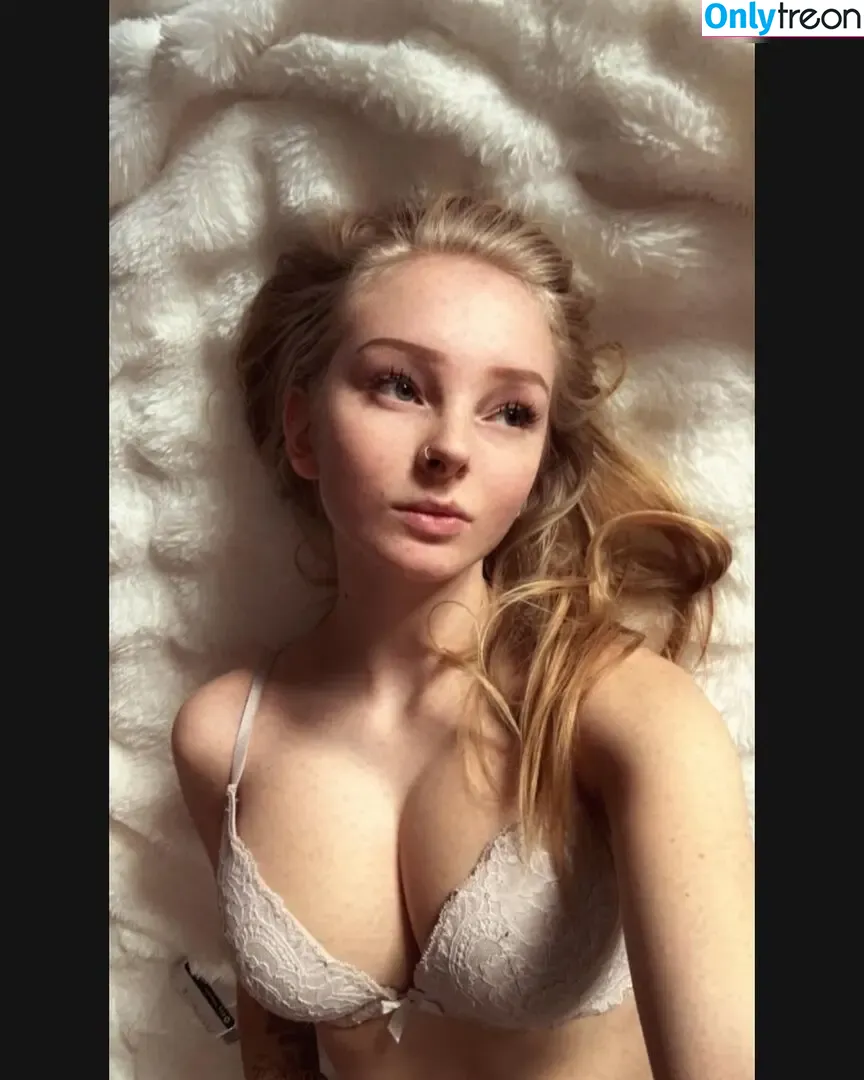 blonde_vivi nude photo #0224 (blonde_vivi)