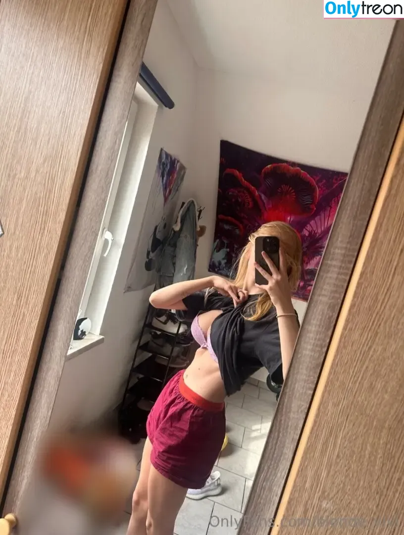 blonde_vivi nude photo #0261 (blonde_vivi)
