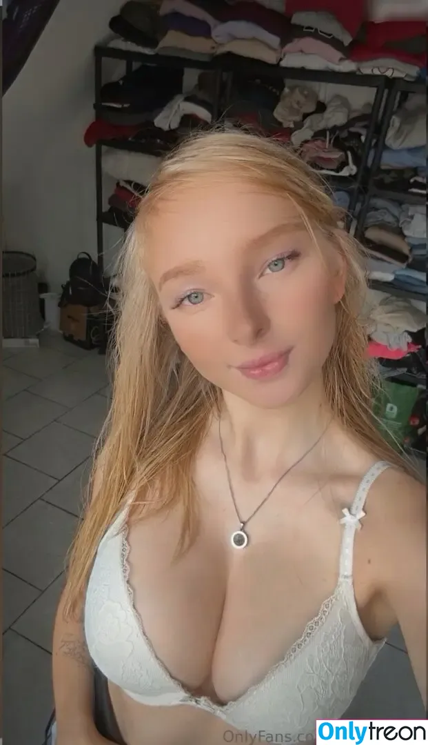 blonde_vivi nude photo #0283 (blonde_vivi)