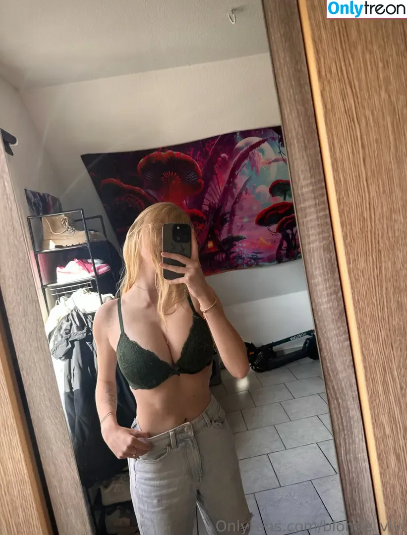 blonde_vivi nude photo #0292 (blonde_vivi)
