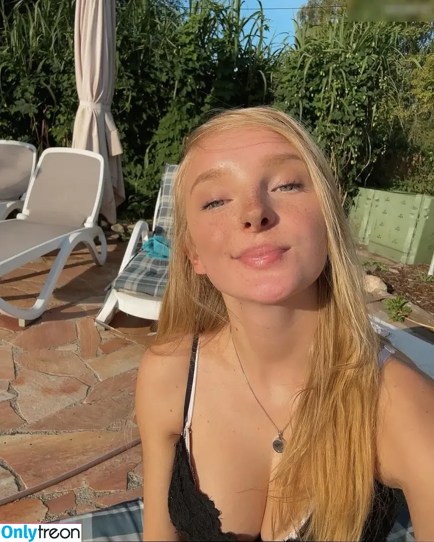 blonde_vivi nude photo #0339 (blonde_vivi)