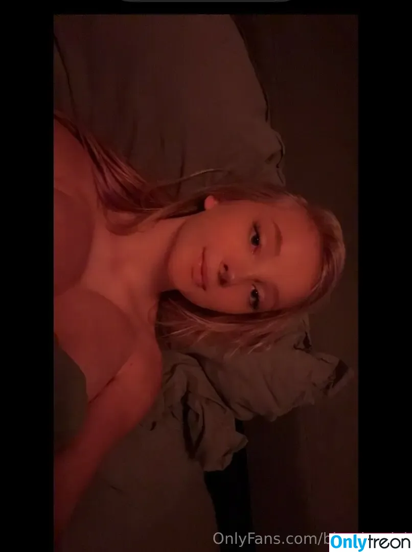 blonde_vivi nude photo #0492 (blonde_vivi)