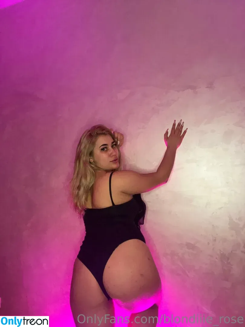blondiiie_rose nude photo #0024 (blonderoseband)
