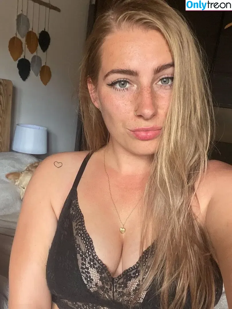 Blondinbelka nude photo #0012 (Natasha Rey / blondebleak)