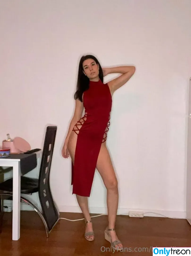 blueallison nude photo #0051 (sirenoftitan)
