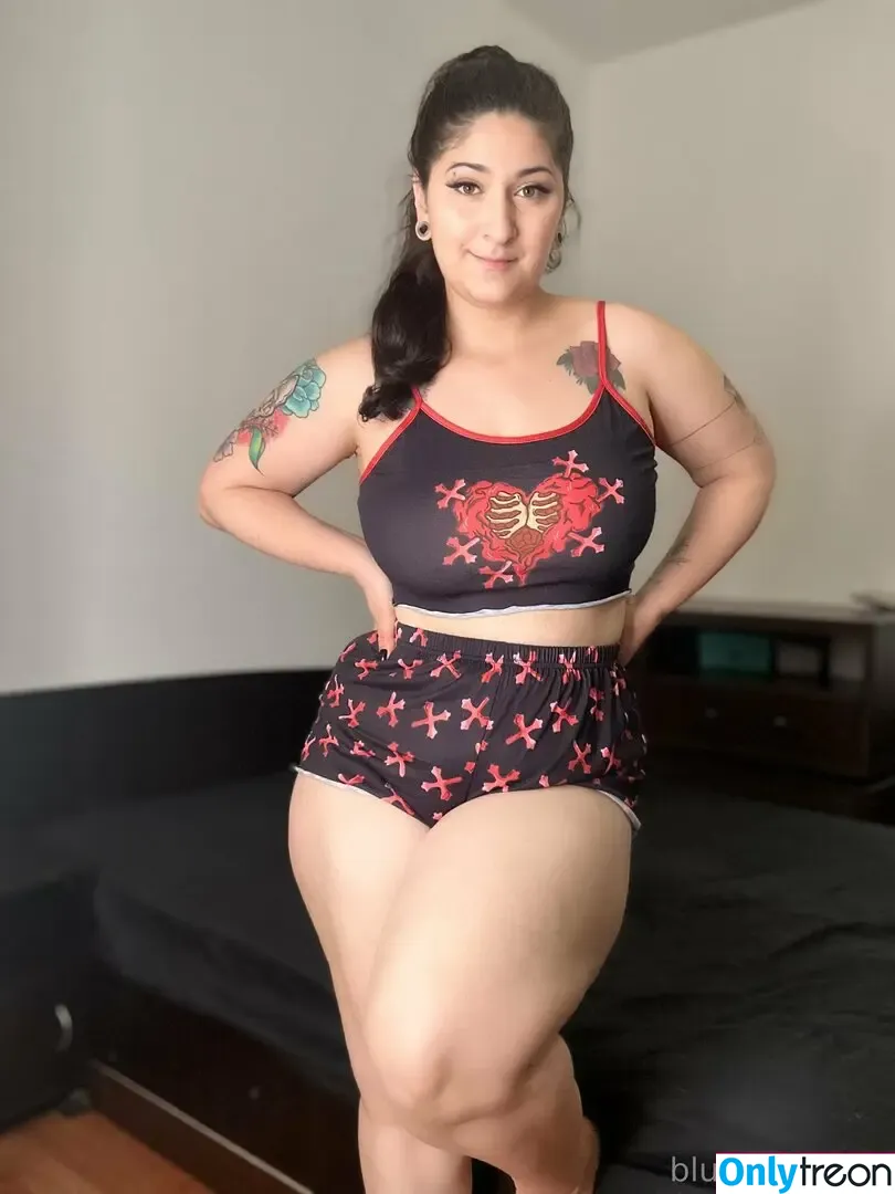 bluebitchroxy nude photo #0037 (bluebitchroxy)