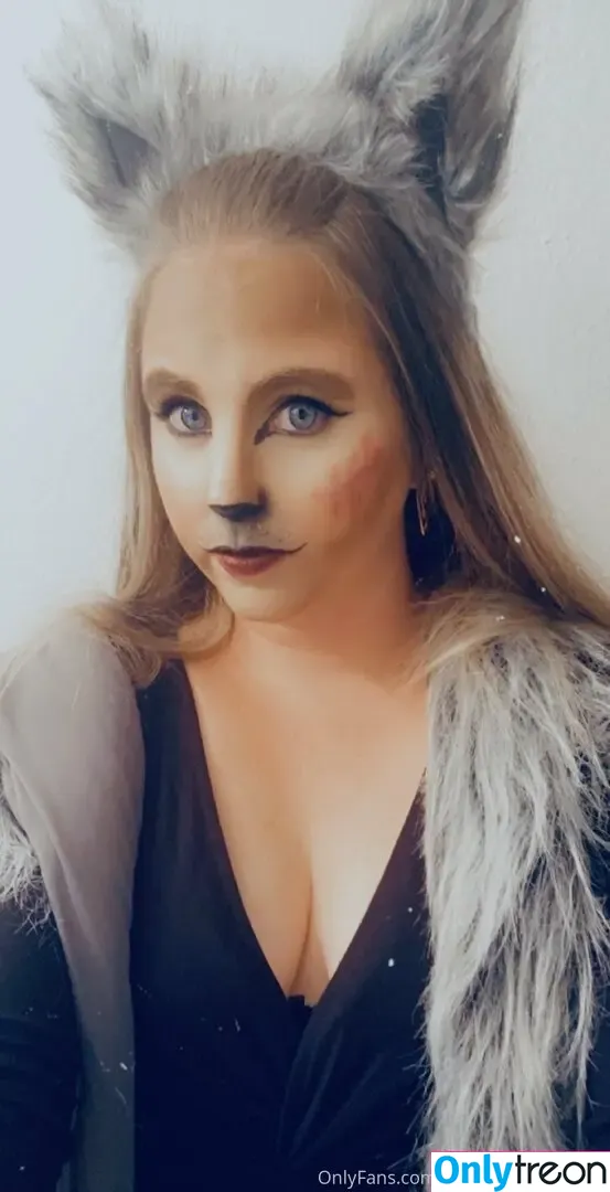 blueeyesbombshell nude photo #0007 (theblueeyedbombshell)