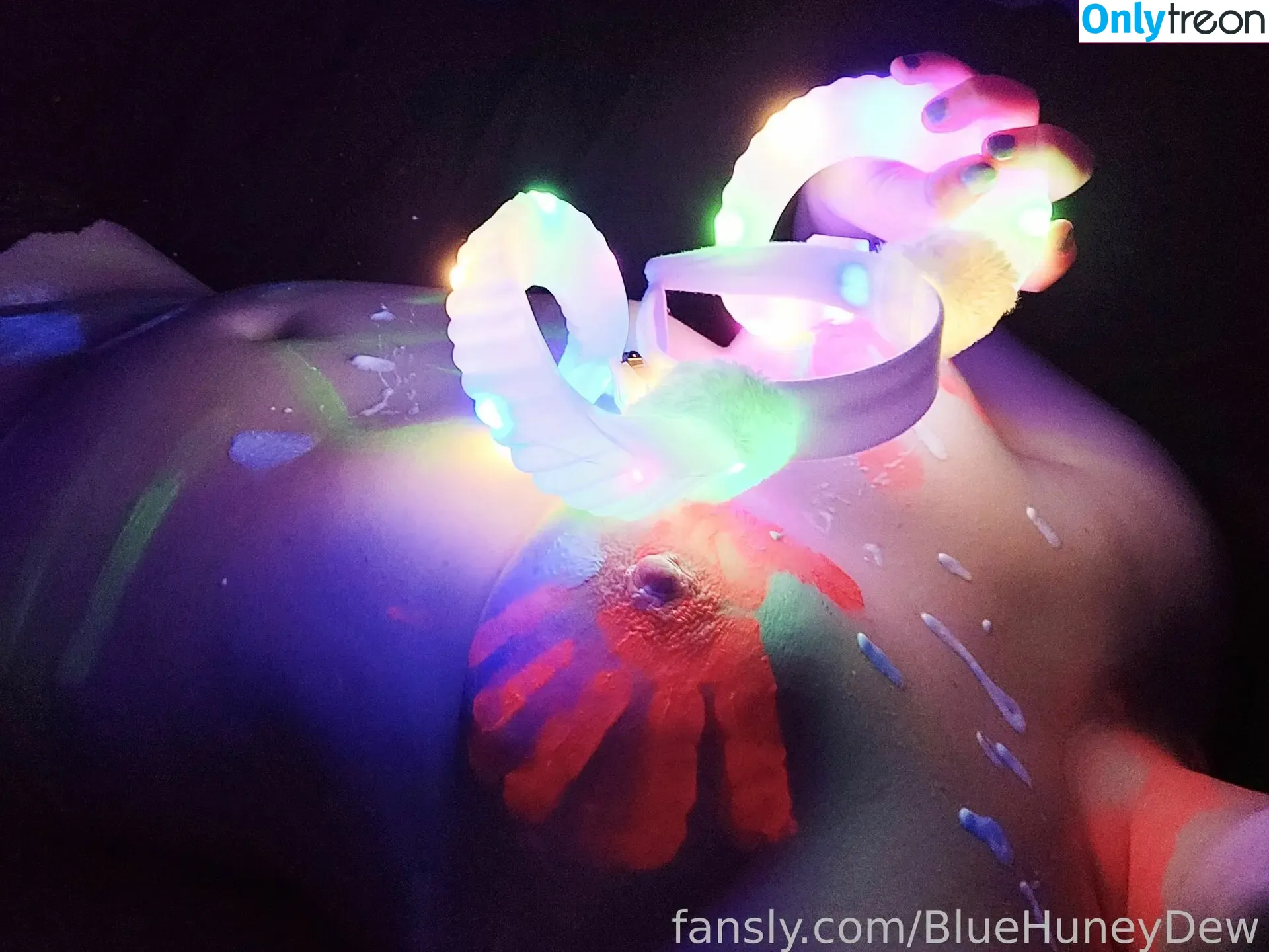 BlueHuneyDew nude photo #0011 (bluehunnitss_)