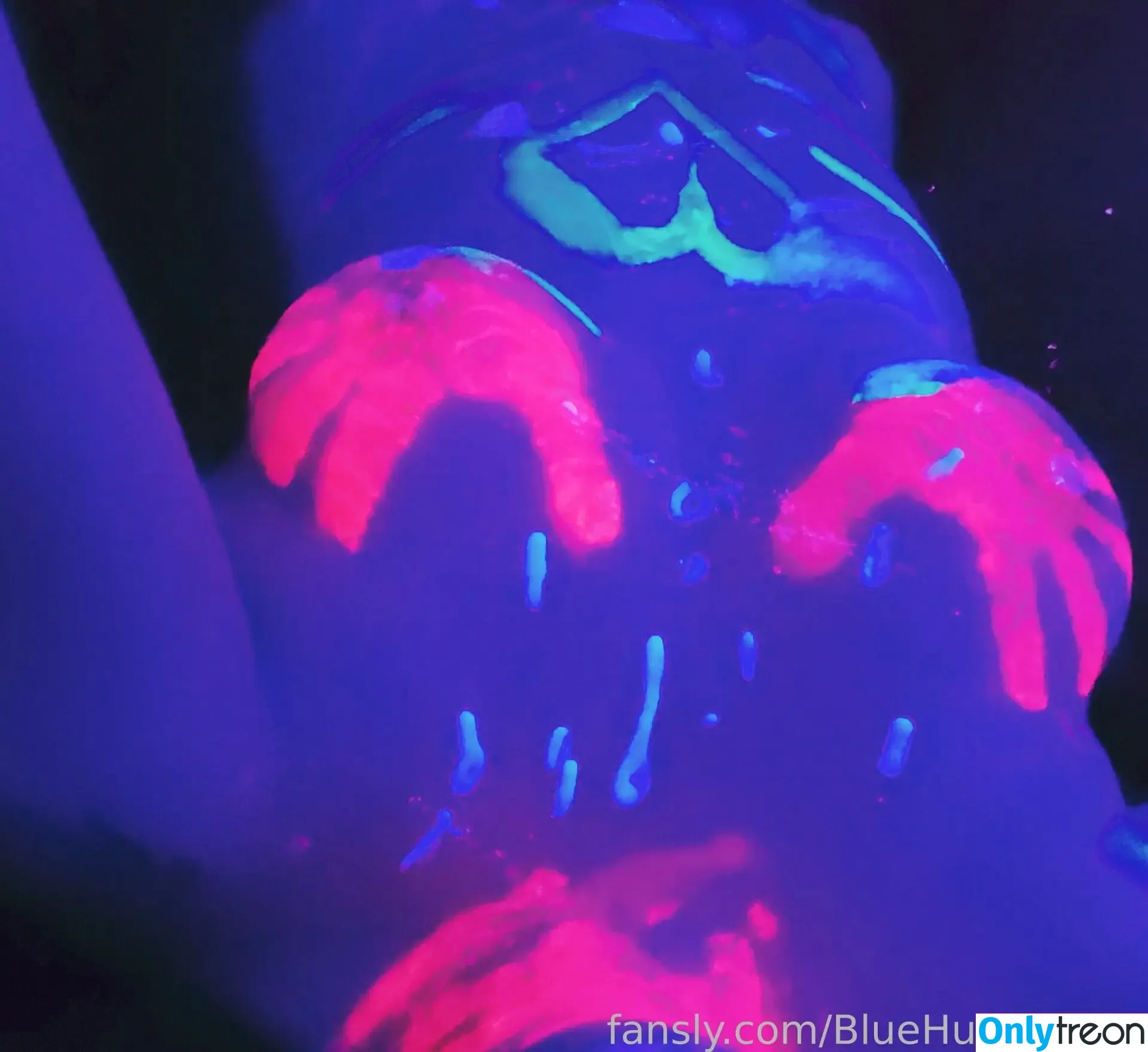 BlueHuneyDew nude photo #0012 (bluehunnitss_)