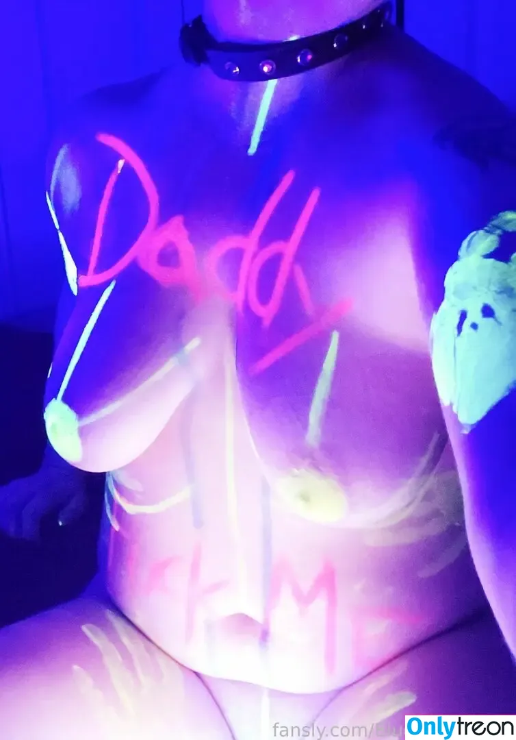 BlueHuneyDew nude photo #0037 (bluehunnitss_)